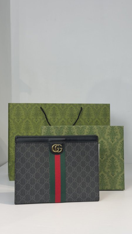 كلتش شبابي كوالتي ماستر شامل علبة 👝
